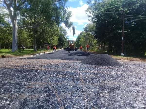 Pese a oposición, asfaltan casco histórico de Quyquyhó - Nacionales - ABC Color
