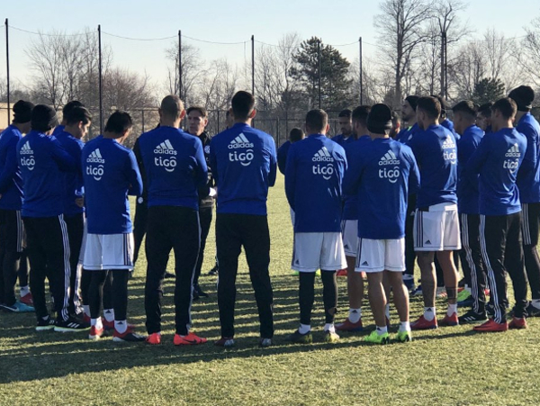 Berizzo dirige primer ensayo con la totalidad de los albirrojos