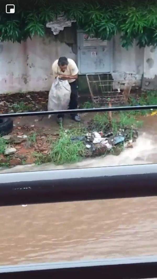 Un hombre fue imputado por tirar basura en raudal