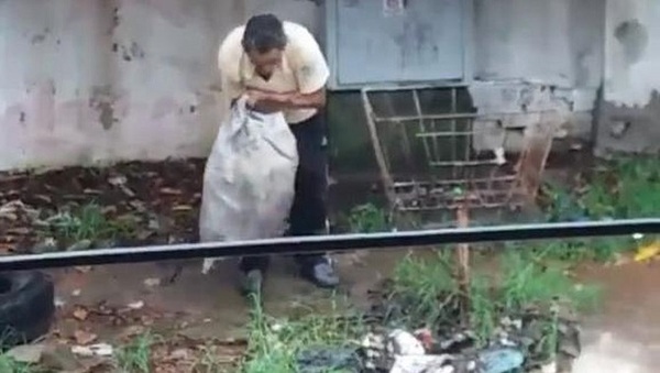 Imputan a hombre por arrojar basura en la vía pública