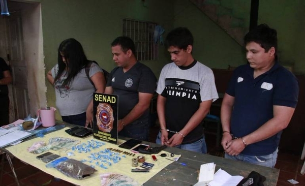 HOY / Desarticulan una de las tantas bandas que trafican drogas en estadios: cuatro detenidos