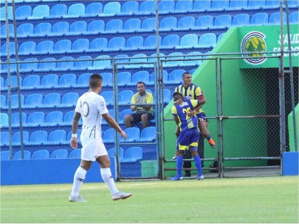 Capiatá mete un triunfazo y frena a Libertad