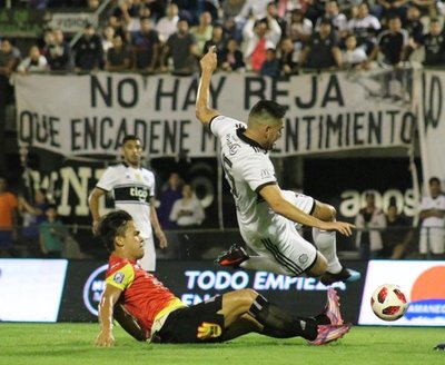 Deportivo Santaní pellizca en su visita a Olimpia