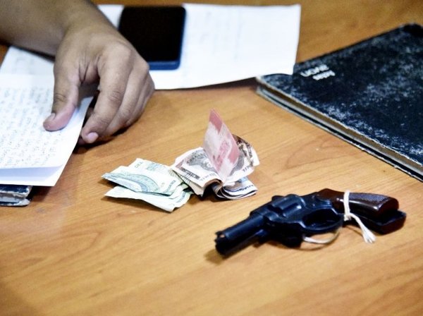 Con arma de juguete asalta un surtidor - Edicion Impresa - ABC Color