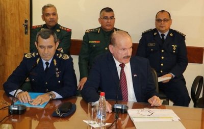 Gobierno defiende lista de militares cuestionados - Edicion Impresa - ABC Color