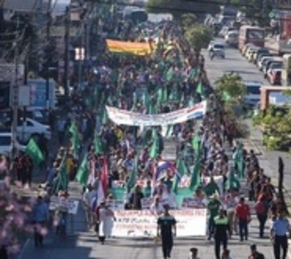Marchan por 26º año pidiendo por la reforma agraria - Paraguay.com