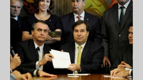 Bolsonaro presentó la reforma previsional militar | .::Agencia IP::.