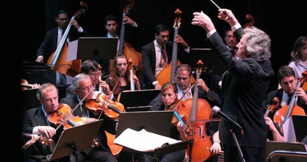 HOY / Jóvenes directores al frente de la Orquesta Sinfónica