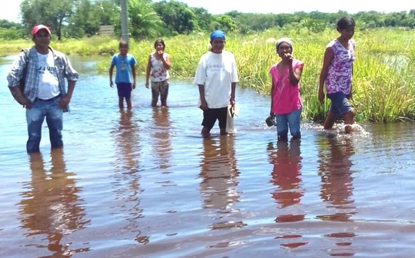 Inundación Alto Paraguay: Únicas vías de comunicación fluvial y aérea - .::RADIO NACIONAL::.