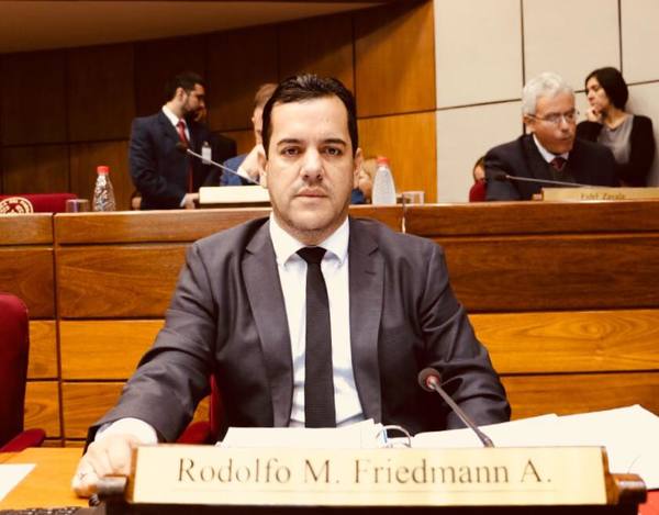 Caso Messer: Senador Friedmann insiste en convocar a expresidente Cartes - .::RADIO NACIONAL::.