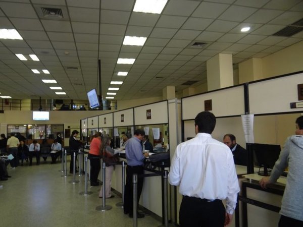Funcionarios de Registros Públicos, a huelga | Paraguay en Noticias