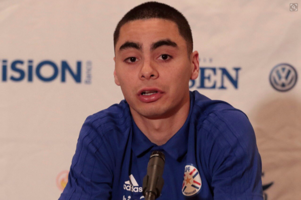 HOY / Almirón: ”No tenemos un Messi ni un Cristiano"