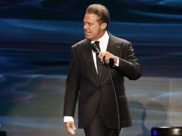 Luis Miguel a los tongos con su sonidista