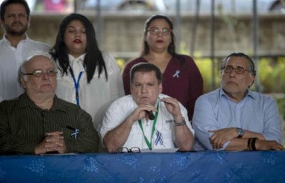 Acuerdan liberar a los manifestantes y reformar el sistema electoral - Radio 1000 AM