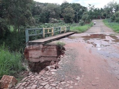 Urgen reparación de puente en Caacupé | Paraguay en Noticias 
