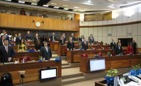 HOY / Aprueban proyecto en el que declaran al Senado provida y profamilia
