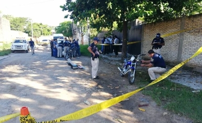 HOY / Ladrones estaban por entregar artículos robados, policía pilla y desata balacera: un muerto