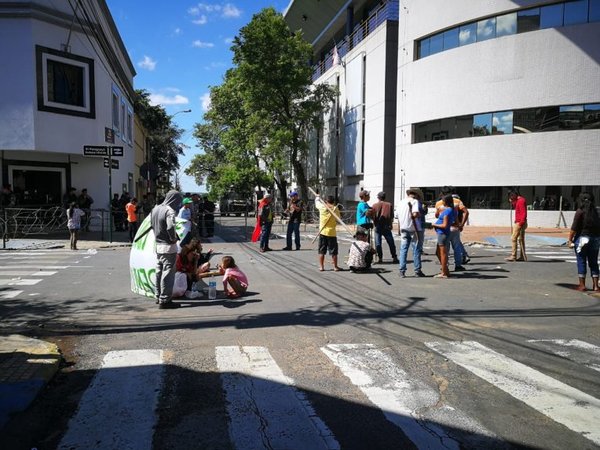 Policía asegura que manifestación está “bajo control” - Nacionales - ABC Color