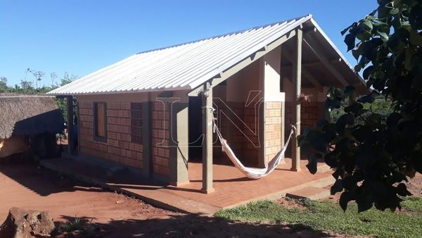 Iniciarán plan para construir más viviendas a indígenas