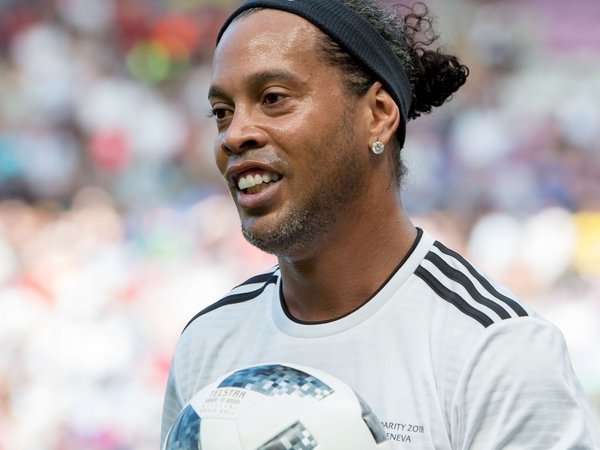 Ronaldinho dictará charlas a niños y jugará partido de exhibición en Colombia