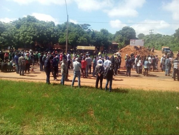 Reclaman el asfaltado de caminos de Arroyito | Paraguay en Noticias