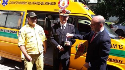 Donan ambulancia a bomberos de Ñemby | Paraguay en Noticias 