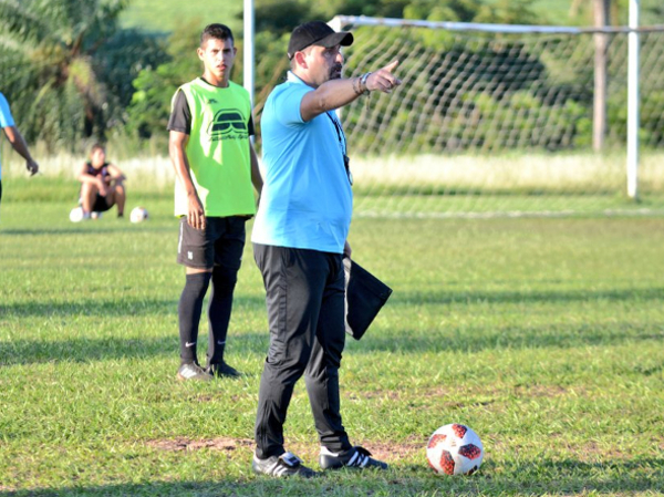 Martín García dirigió su primer entrenamiento en Santaní
