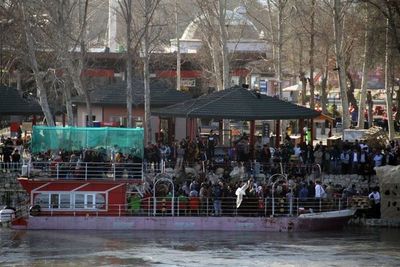 Unos 100 ahogados en un ferry iraquí