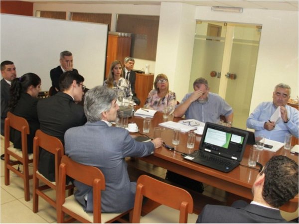 IRP: Gobierno insiste en limitar deducción y convoca a gremios