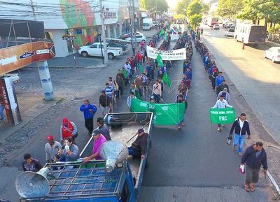 Campesinos presionan al Gobierno por respuesta a sus necesidades