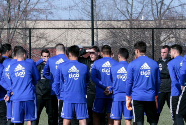 HOY / La Albirroja de Berizzo se prueba ante un rival directo por la plaza mundialista