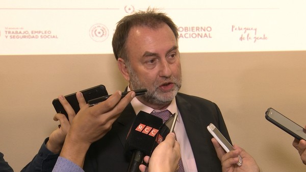 Proyecto de reforma fiscal se presentará lo más acordado posible con privados