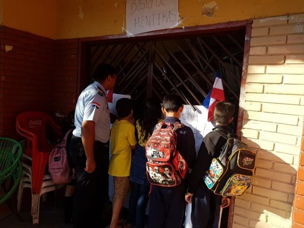 MEC negocia con alumnos en toma - Nacionales - ABC Color