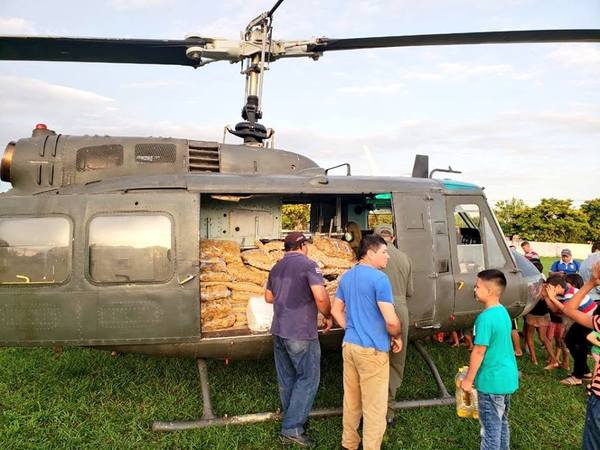 Ayuda humanitaria a Paso Barreto llegó por vía aérea - ADN Paraguayo