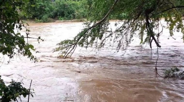 HOY / Hallan cuerpo de militar arrastrado por las aguas
