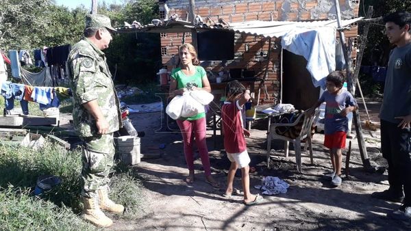 Reservistas sampedranos asisten a familias afectadas por lluvias
