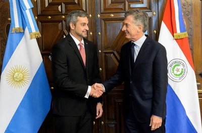 Abdo Benítez y Macri visitan stand de Paraguay en Conferencia de Cooperación Sur-Sur