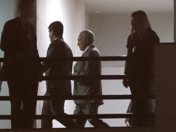 Temer pasó su primera noche en prisión y aguarda ser interrogado