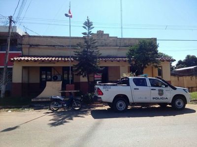 Abogado ebrio "atropelló" la Comisaría 12 de Itá » Ñanduti