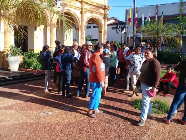 Ribereños buscan asistencia y reciben como respuesta: “el Gobernador no está” | Radio Regional 660 AM