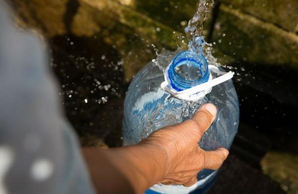 Casi 800 mil personas mueren al año por falta de agua potable - C9N