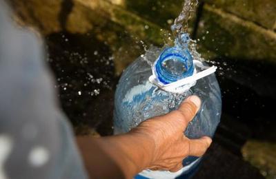 Casi 800 mil personas mueren al año por falta de agua potable - C9N