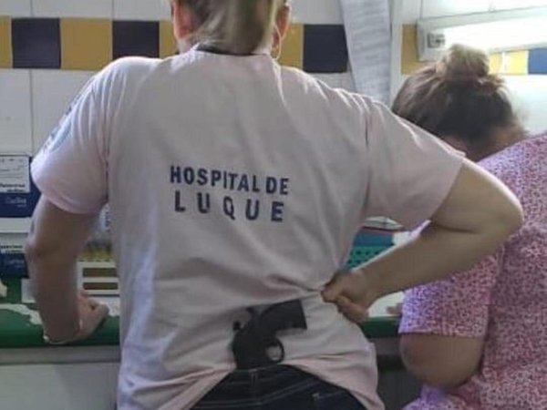 ¡Click!: le tomaron una foto con un arma, en el IPS de Luque