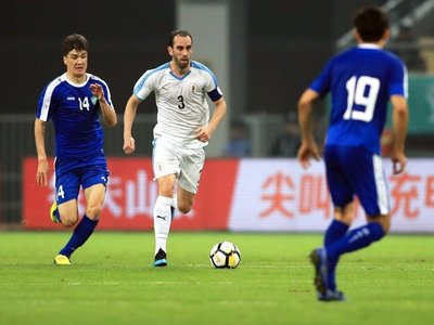 Godín batirá la marca internacional con Uruguay en la final de la China Cup