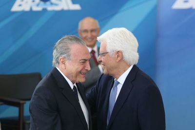 Expresidente Temer acusado de sobornos en la construcción de central nuclear