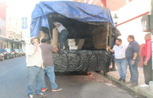 Internas de la ANR: envían materiales electorales a CDE - Radio 1000 AM