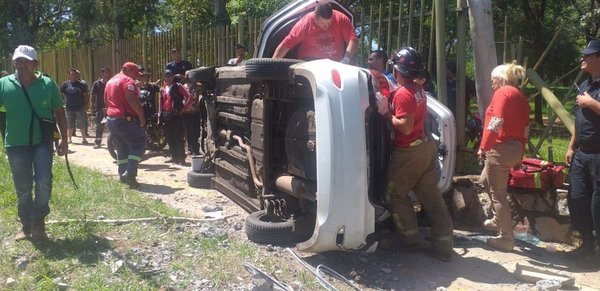 Aparatoso accidente a un costado del Botánico | Paraguay en Noticias 