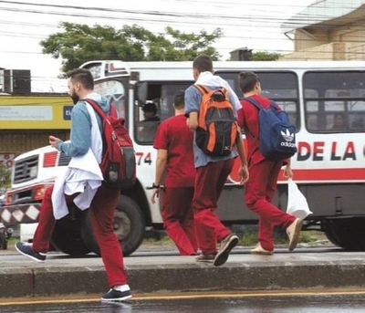 HOY / ¿45 estudiantes con VIH sida? Barrio 'invadido' por brasileños y un fake news contra facultad