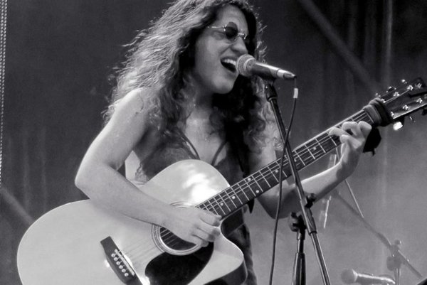 Stefy Ramírez actuará esta noche en La Serafina - Edicion Impresa - ABC Color