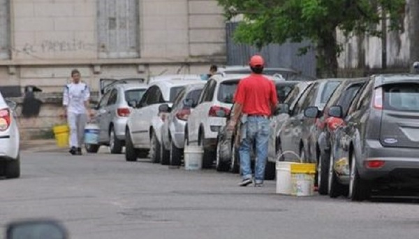 Ordenan prisión para "cuidacoches" por coacción